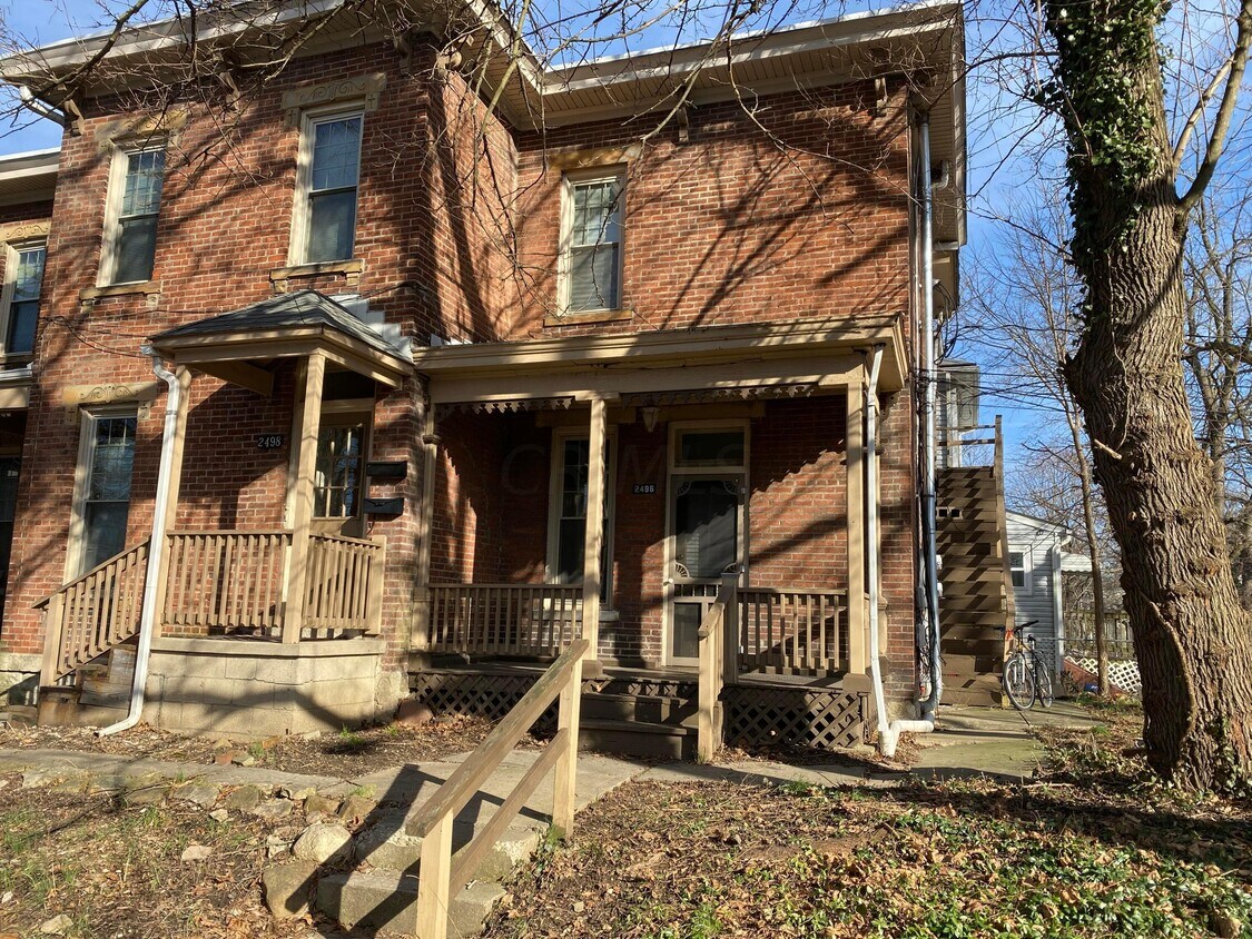 Primary Photo - 57 E Tompkins St