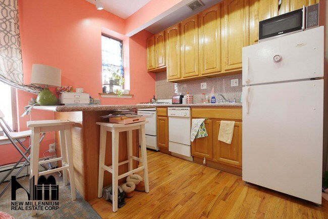 Building Photo - 559 20th Street