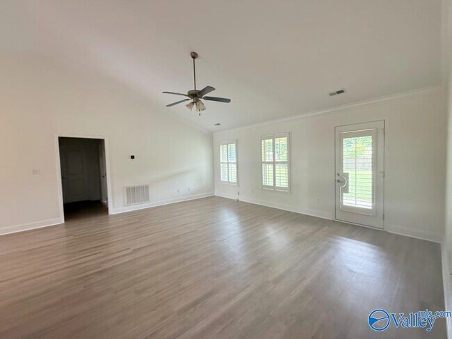 Building Photo - 218 Healey Dr