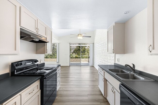 Foto del edificio - Limited-Time Move-In Special – $500 Deposi...