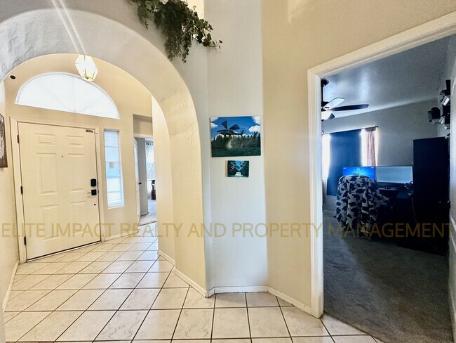 Foto del edificio - 7510 N Thornwood Rd