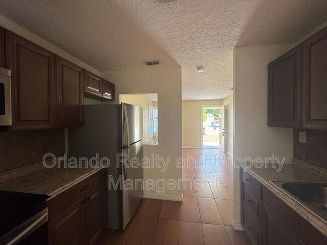 Building Photo - 636 Columbia St