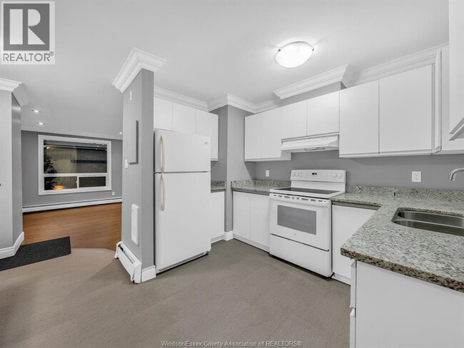 Building Photo - 5830 Malden Rd