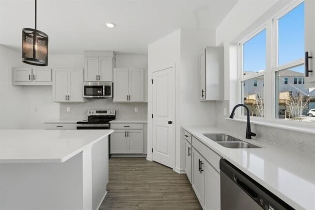 Building Photo - 6137 Wayburn St