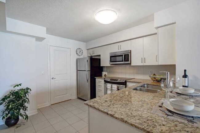 Building Photo - 215 Sherway Gardens Rd