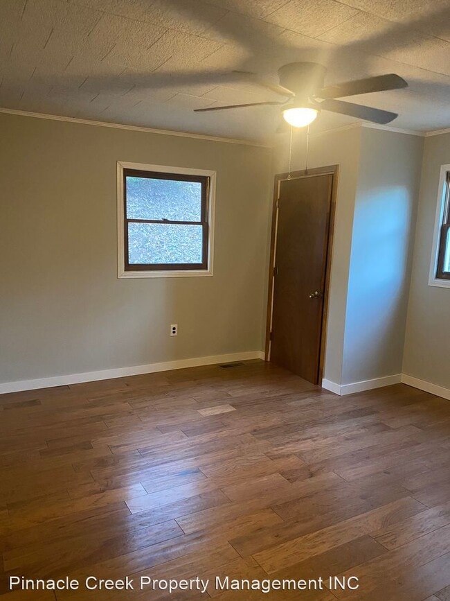 Building Photo - 2 br, 1 bath House - 421 Berry Mountain