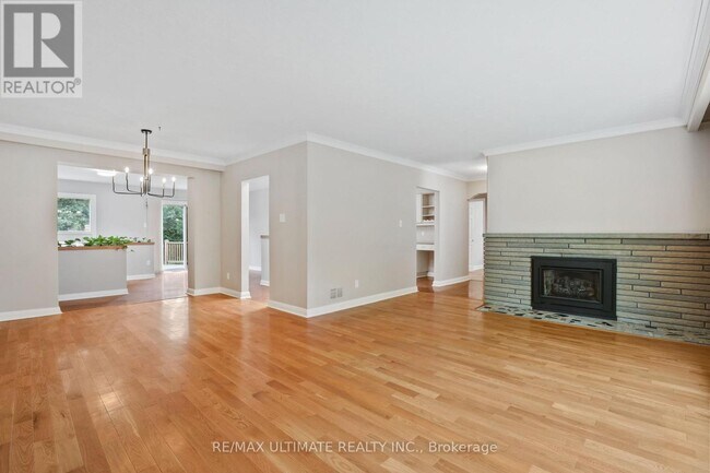 Building Photo - 121 Elvaston Dr
