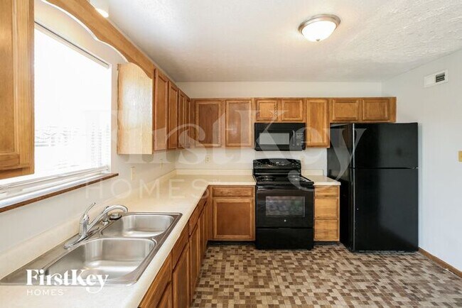 Foto del edificio - 11225 Pine Mountain Pl