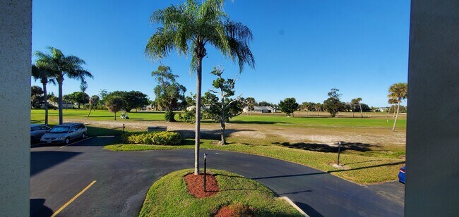 Foto del edificio - 331 Joel Blvd