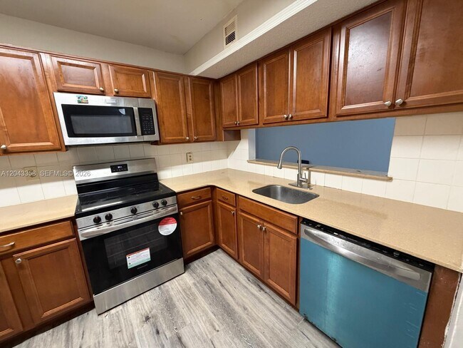 Foto del edificio - 3400 Foxcroft Rd