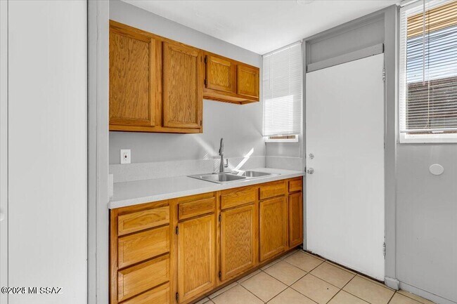 Building Photo - 2311 N Richey Blvd