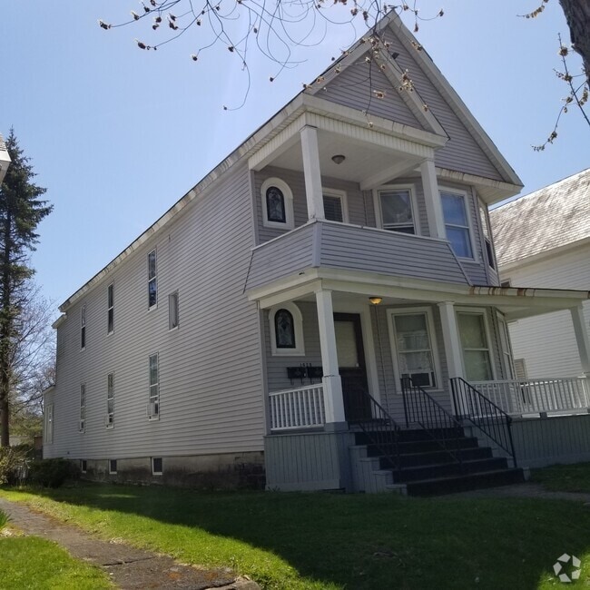 Building Photo - 1428 Parkwood Blvd