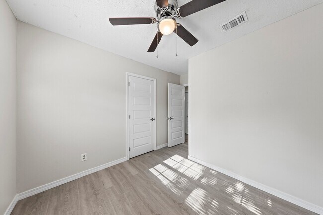 Building Photo - 720 Tuxedo Drive