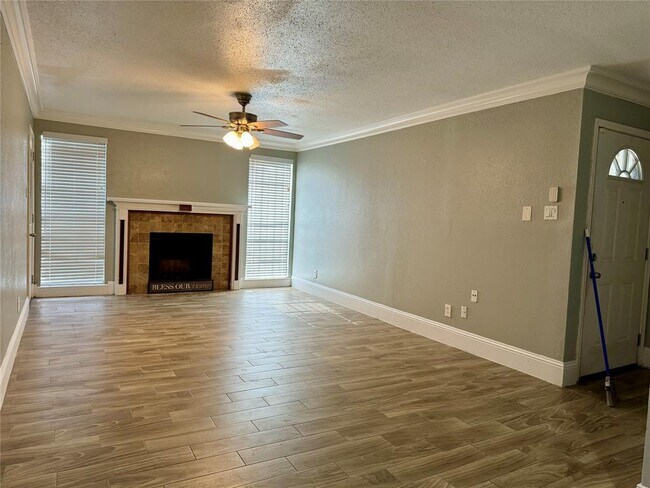 Building Photo - 12500 Sandpiper Dr