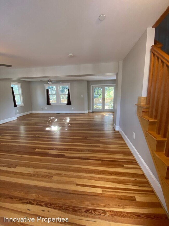 Building Photo - 4 br, 2 bath House - 915 Jackson Street