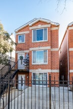 Building Photo - 807 S Claremont Ave