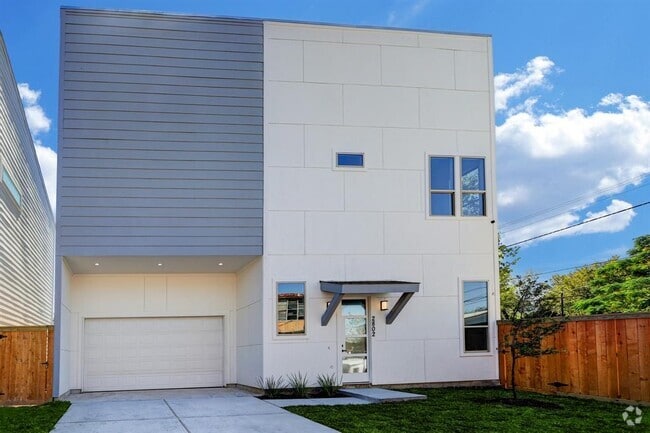 Building Photo - 2802 Campbell St