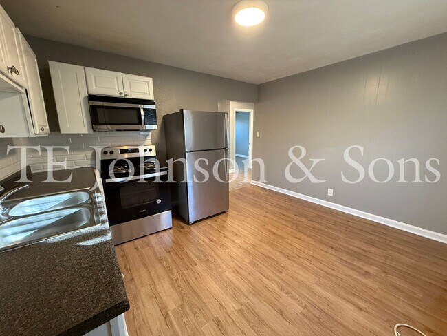 Foto del edificio - Sterling Pointe Apartments – Updated 2 Bedroom Living in West End Winston-Salem