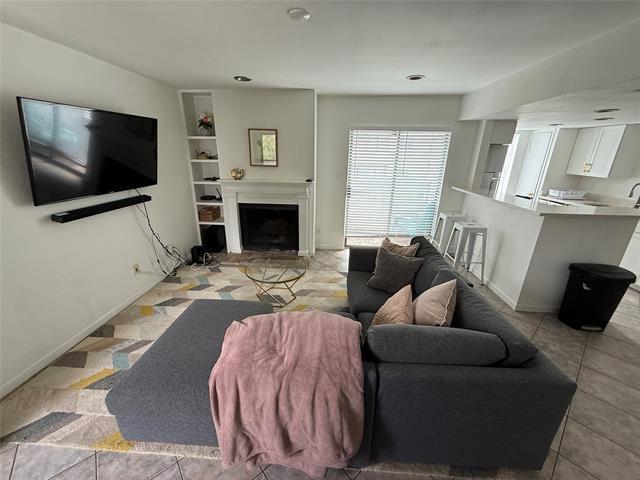 Foto del edificio - 7431 Holly Hill Dr