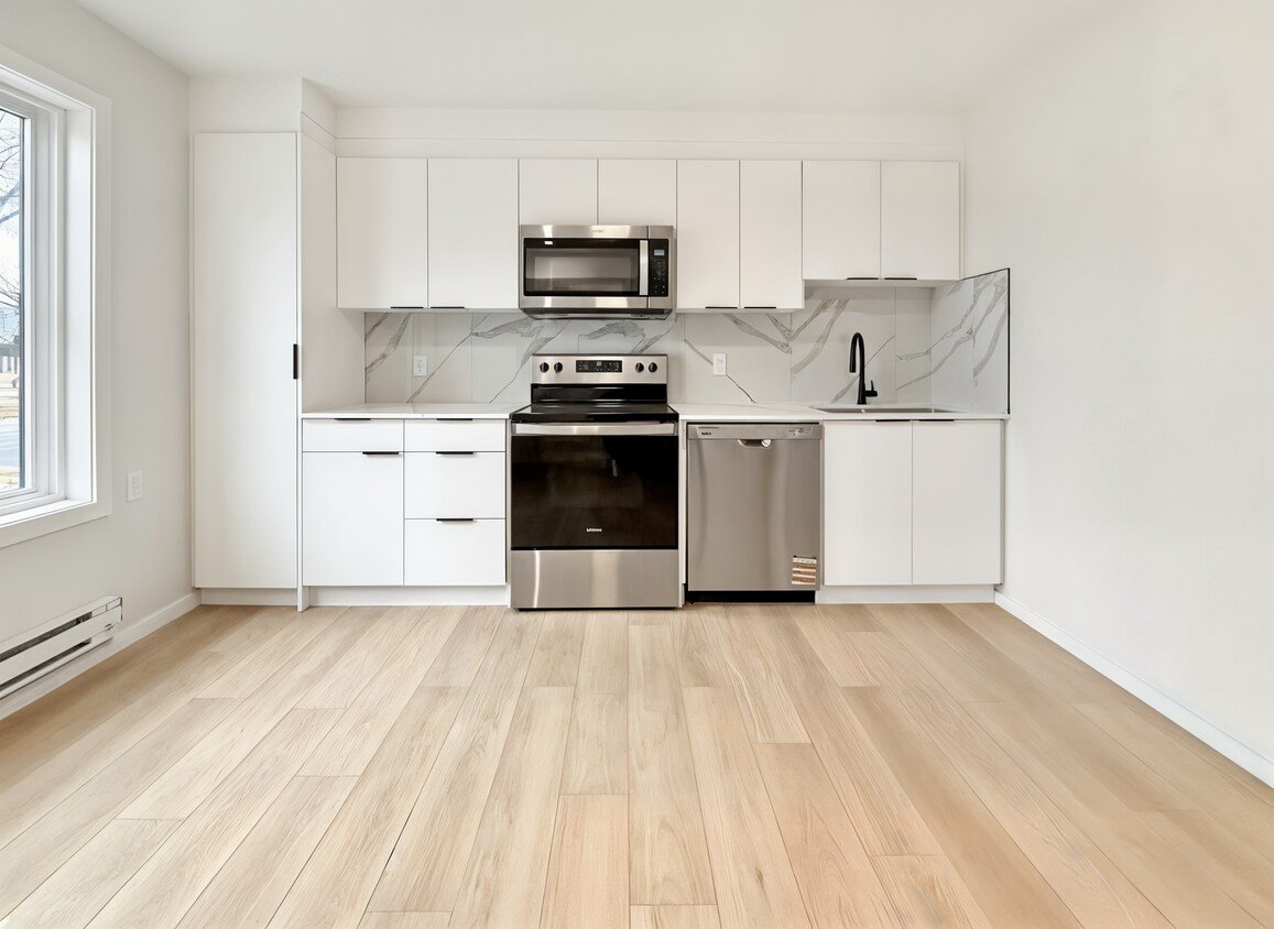 Photo principale - 9307-9123 123 Ave NW