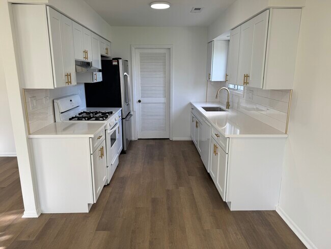 Foto del edificio - 7917 Knottingham Cir