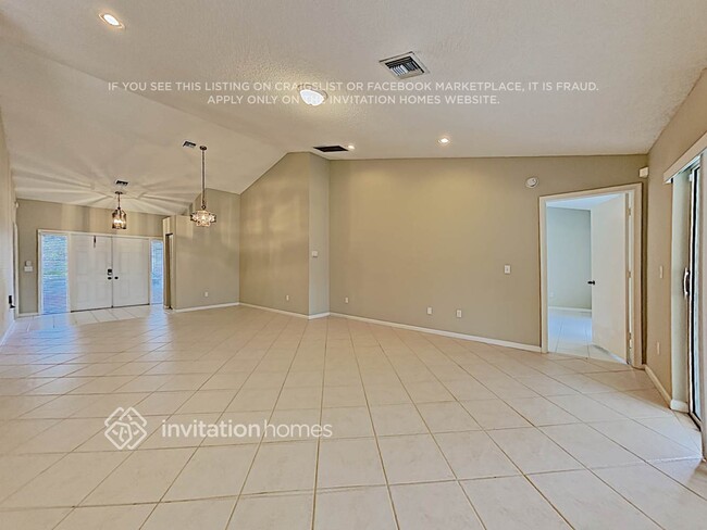 Foto del edificio - 13048 Meadowbreeze Dr