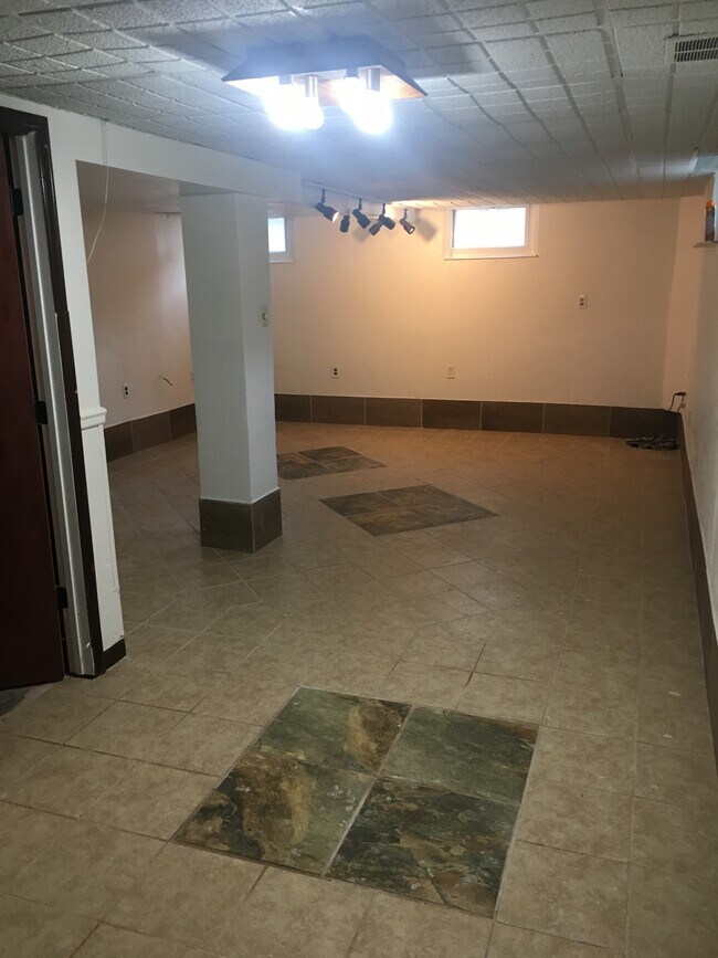 Foto del edificio - 617 Northview Dr