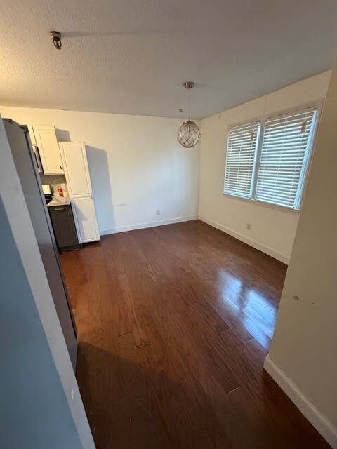 Building Photo - 74 Tennis Plaza Rd