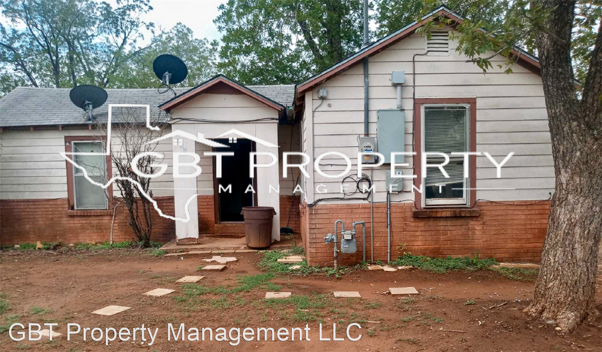 4 br, 2 bath House 306 Campbell Ave House Rental in Jourdanton, TX