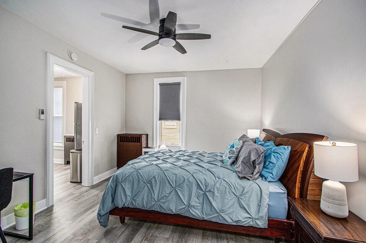 Primary Photo - $1350 Tastefully furnished 1BR Apartment |...