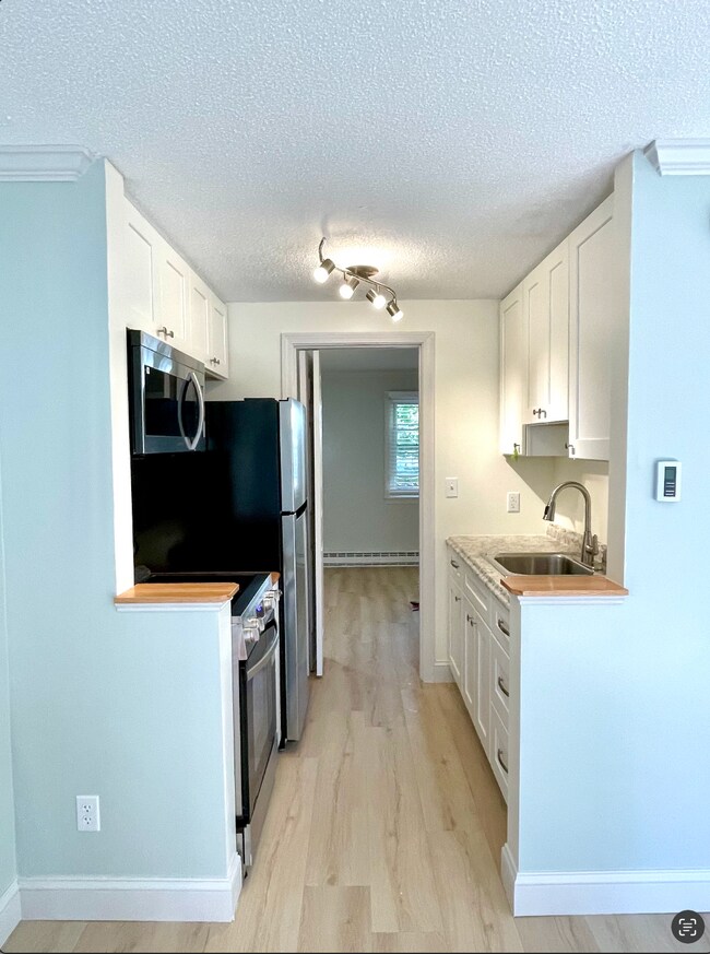 Foto del edificio - 93 Henry Law Ave