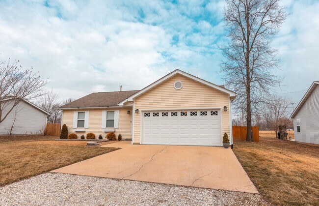 Foto del edificio - 3bd/2ba home available in December