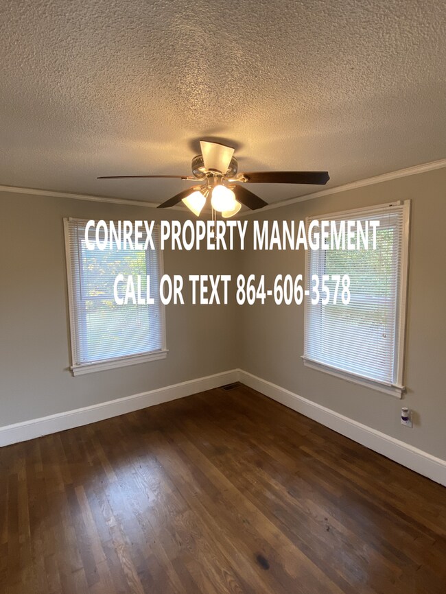 Building Photo - JUST LISTED!