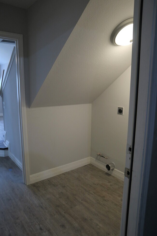 Laundry Room - 1105 sorrel ct