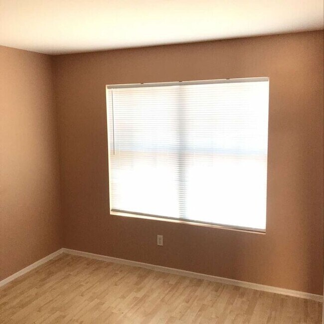 Foto del edificio - 6714 W Wahalla Ln