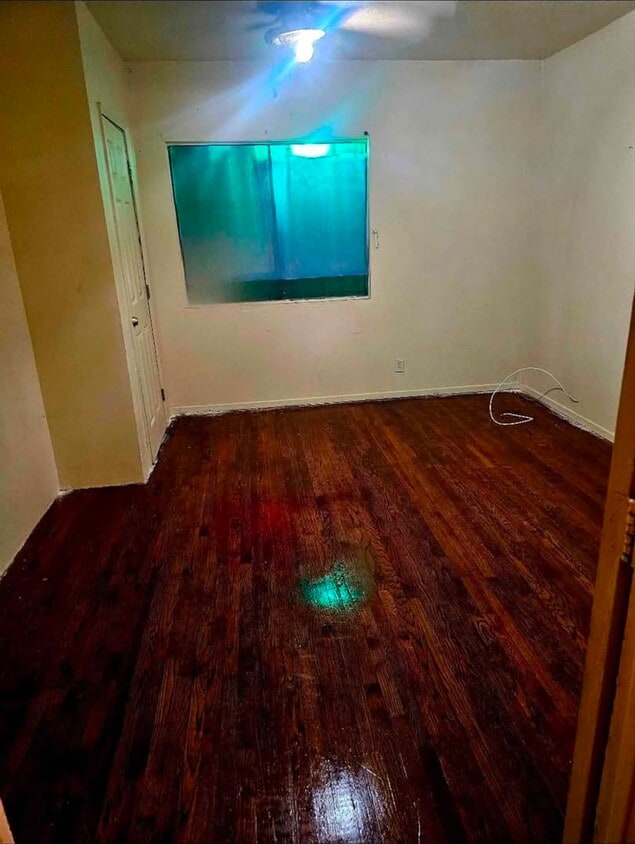 Foto del edificio - 9726 Zamora Ave