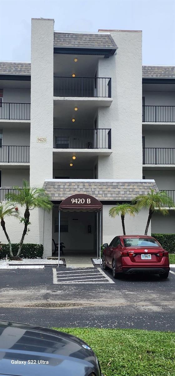 Building Photo - 9420 Poinciana Pl