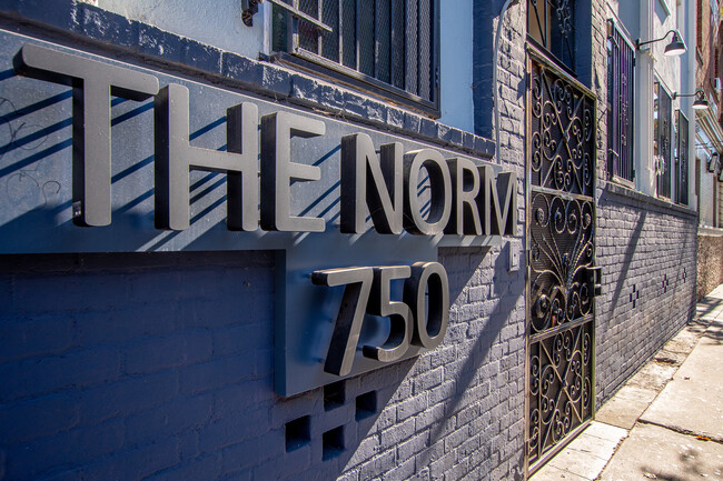 Foto del edificio - THE NORM @ 750 Normandie Ave