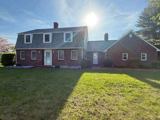 Front - 20 Highwood Way