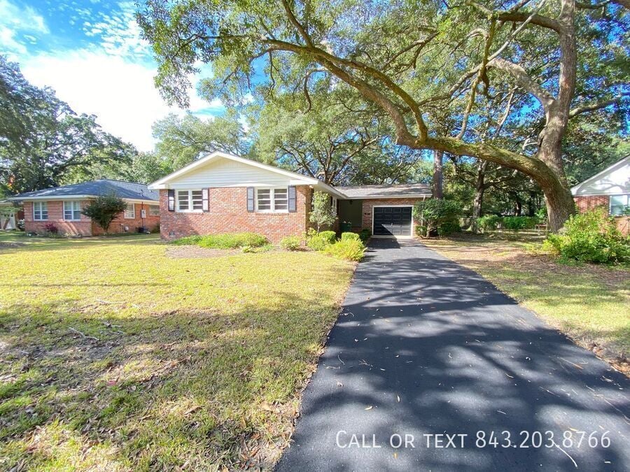 Photo - 1821 Somerset Cir-