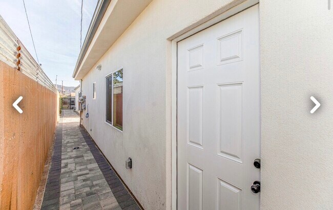 Foto del edificio - 2033 N Frederic St