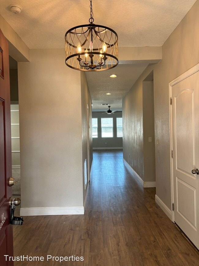 Building Photo - 4 br, 2 bath House - 2250 Nighthawk Drive