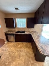 Building Photo - 1601 Salmon Dr