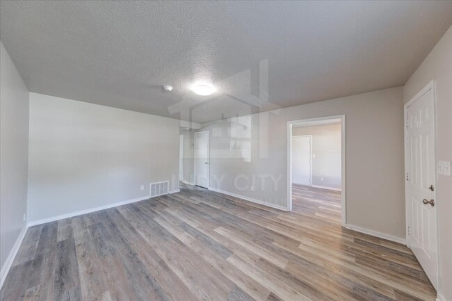 Foto del edificio - 205 N Manngrove Ln