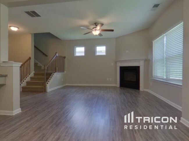 Building Photo - 307 Arbor Cir