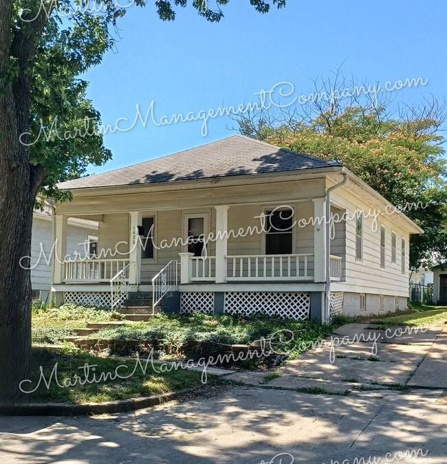 Building Photo - 1426 S Sneed Ave