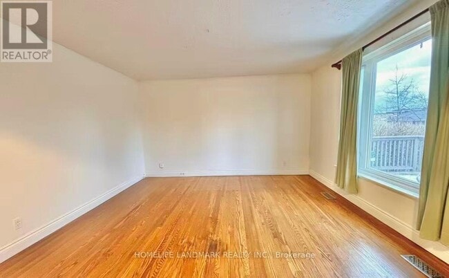 Building Photo - 727 Hewson Dr