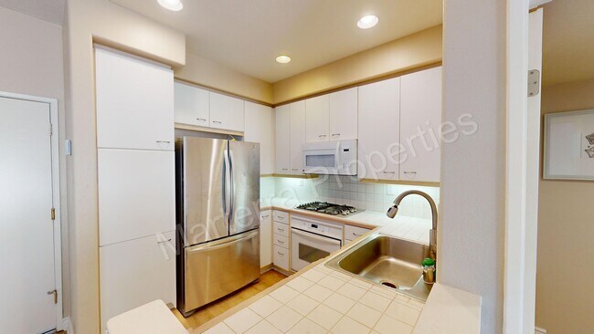 Foto del edificio - 2 Bedroom Condo in Anaheim Hills