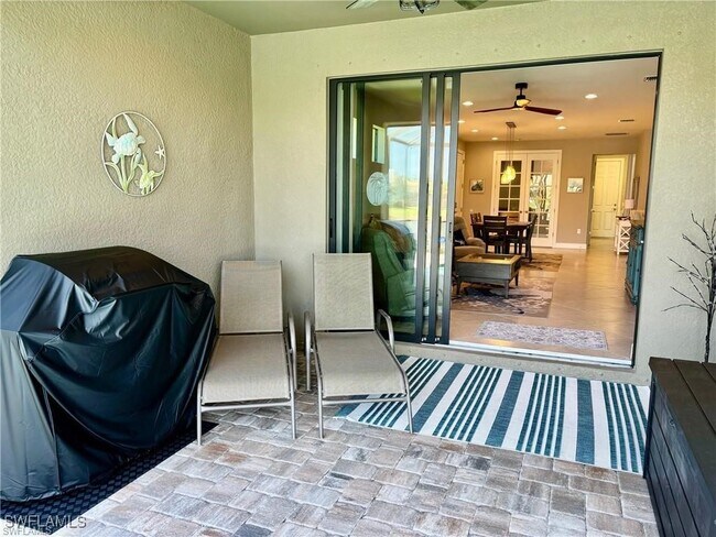 Foto del edificio - 7627 Jacaranda Ln