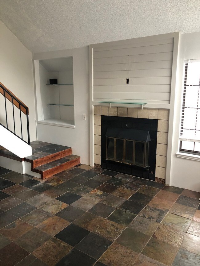 Building Photo - 4878 E Kentucky Ave